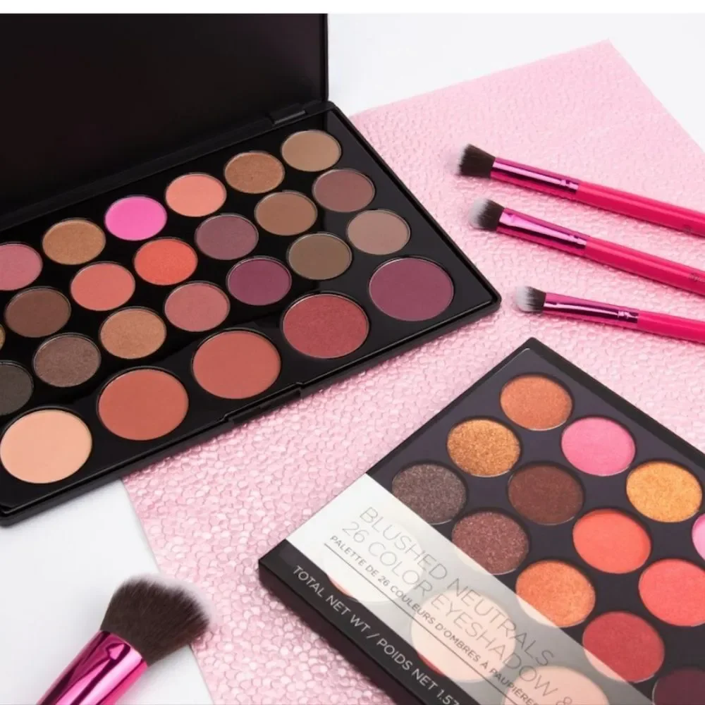 BH Cosmetics Blushed Neutrals 26 Color‎ Shadow & Blush Palette